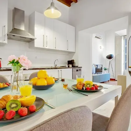 Ayma Ollerias Apartment